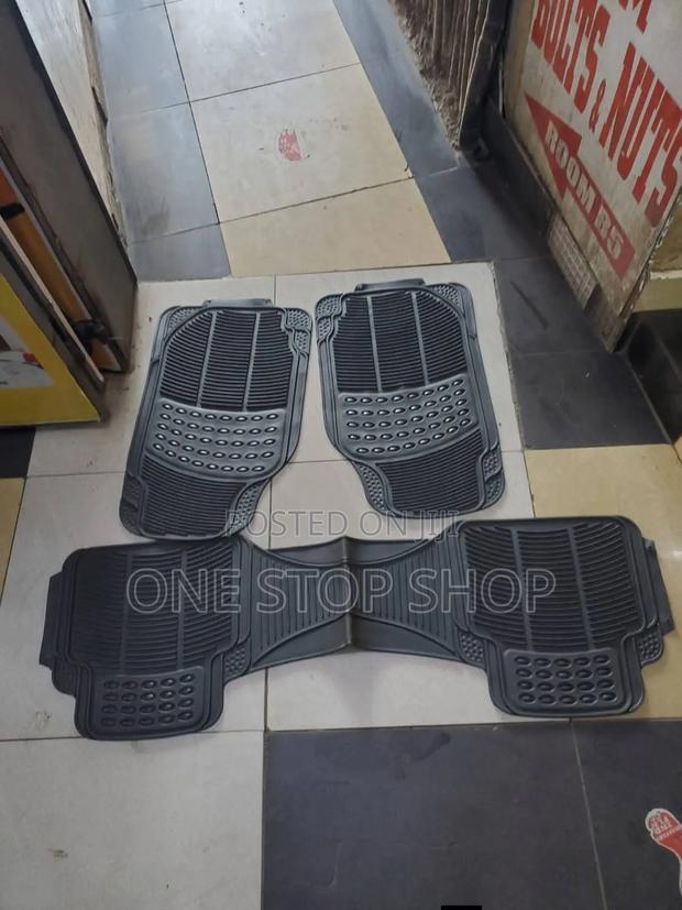 Black 3pc Conjoined Dotted Mars for 5 Seater Cars - main view