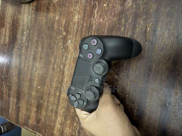 Sony Playstation 4 Controller - thumbnail 2