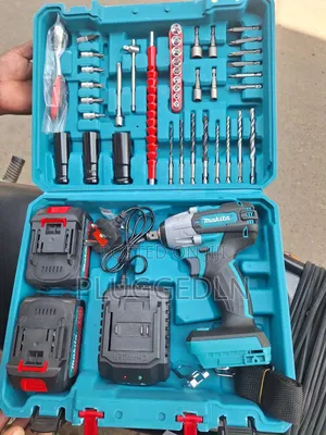 Makita Cordless Impact Wrench Kit. *
