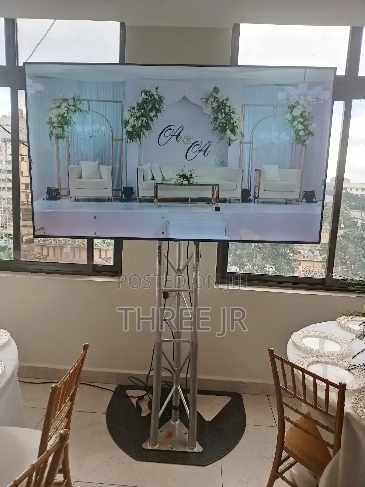 Need 75 Inch Tv Screens for Your Event Hires