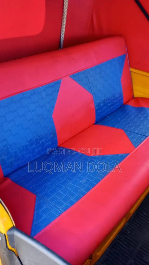 Bajaj RE 2019 Yellow - thumbnail 4