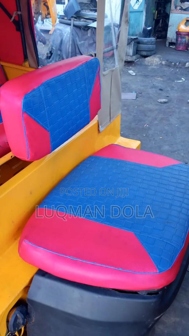 Bajaj RE 2019 Yellow - thumbnail 5