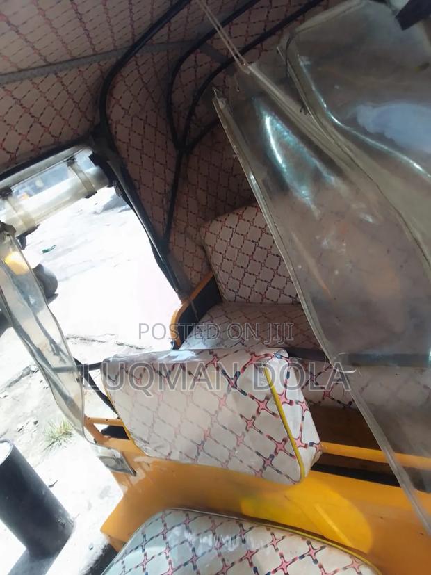 Bajaj RE 2020 Yellow - thumbnail 4