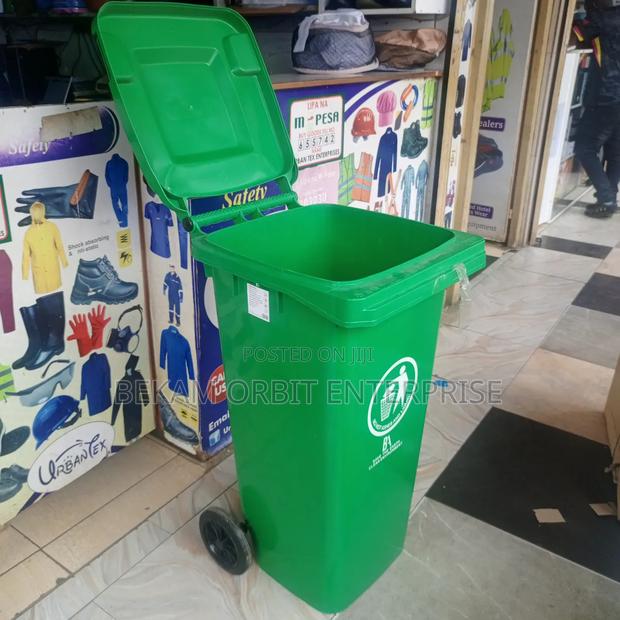 120 L Plastic Garbage Bin - main view