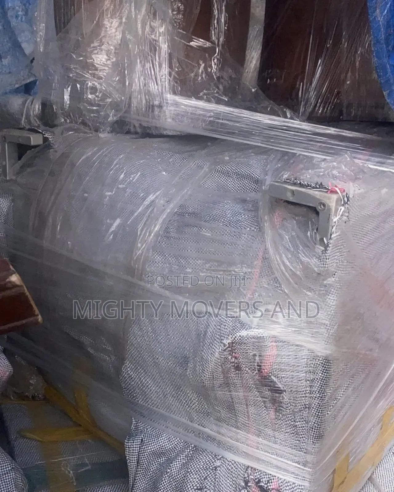 Transit Goods and Cargo Delivery Are Available