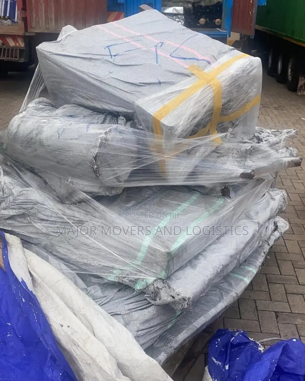 Transit Goods and Cargo Delivery Are Available