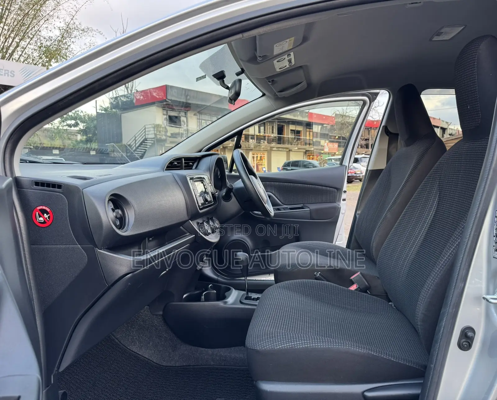 Toyota Vitz 2018 Silver