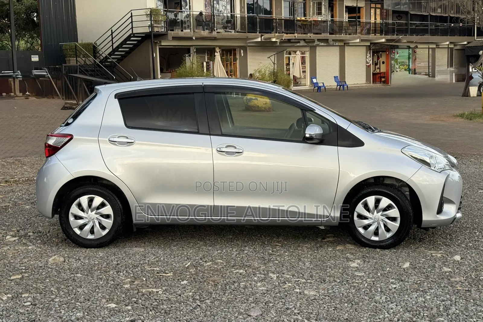 Toyota Vitz 2018 Silver