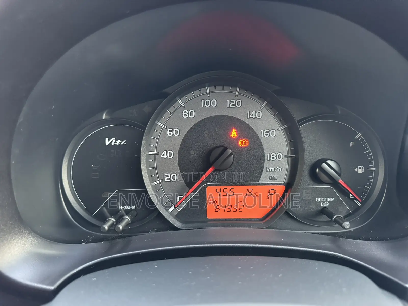 Toyota Vitz 2018 Silver
