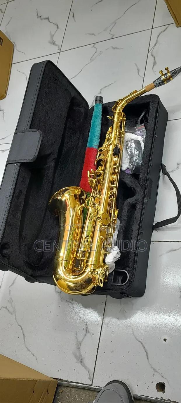 Yamaha Professional Saxophone - thumbnail 2
