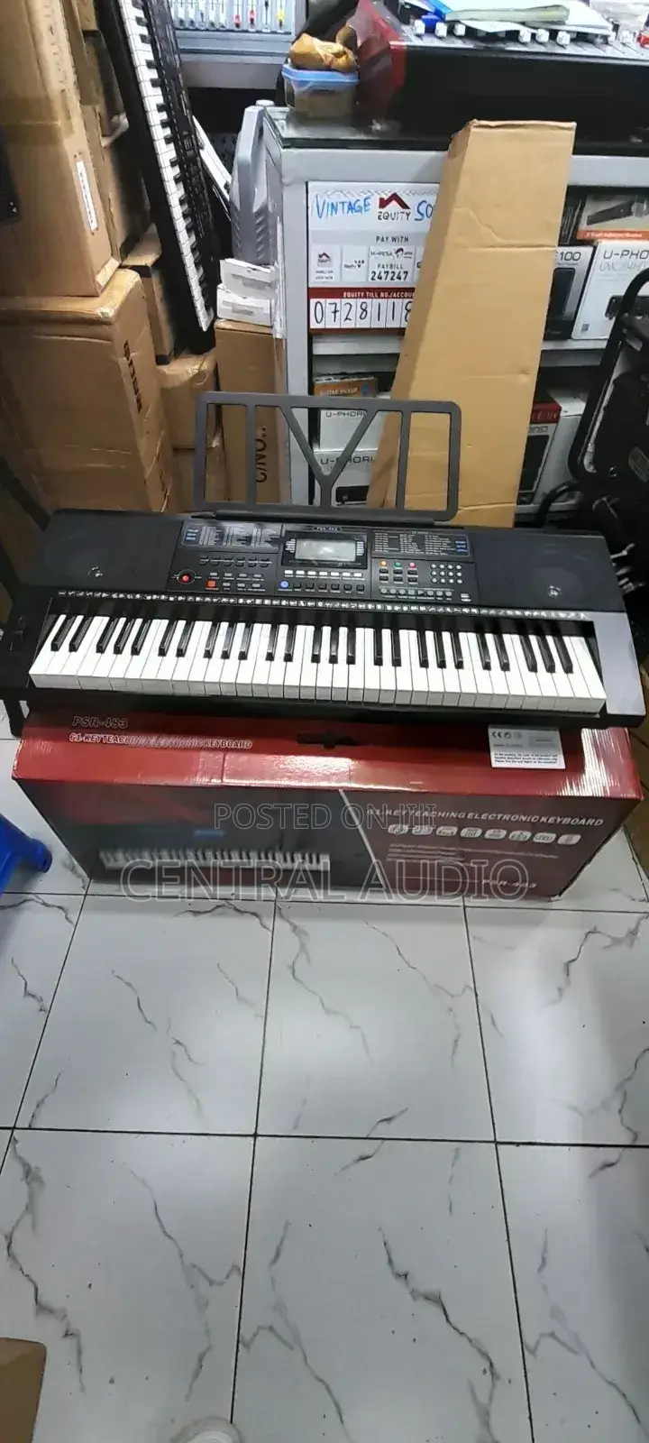 PSR 483 Electronic Keyboard