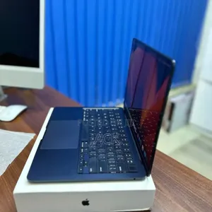 Laptop Apple MacBook Air 2024 M3 13-inch 8GB Apple M3 SSD 256GB