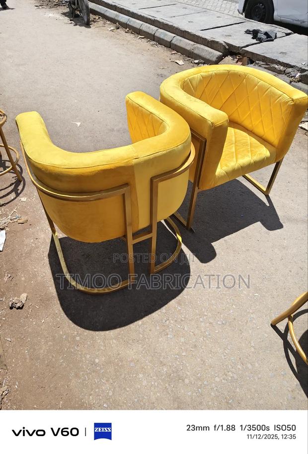 Styling Big Chairs, Mastered Yellow - thumbnail 3