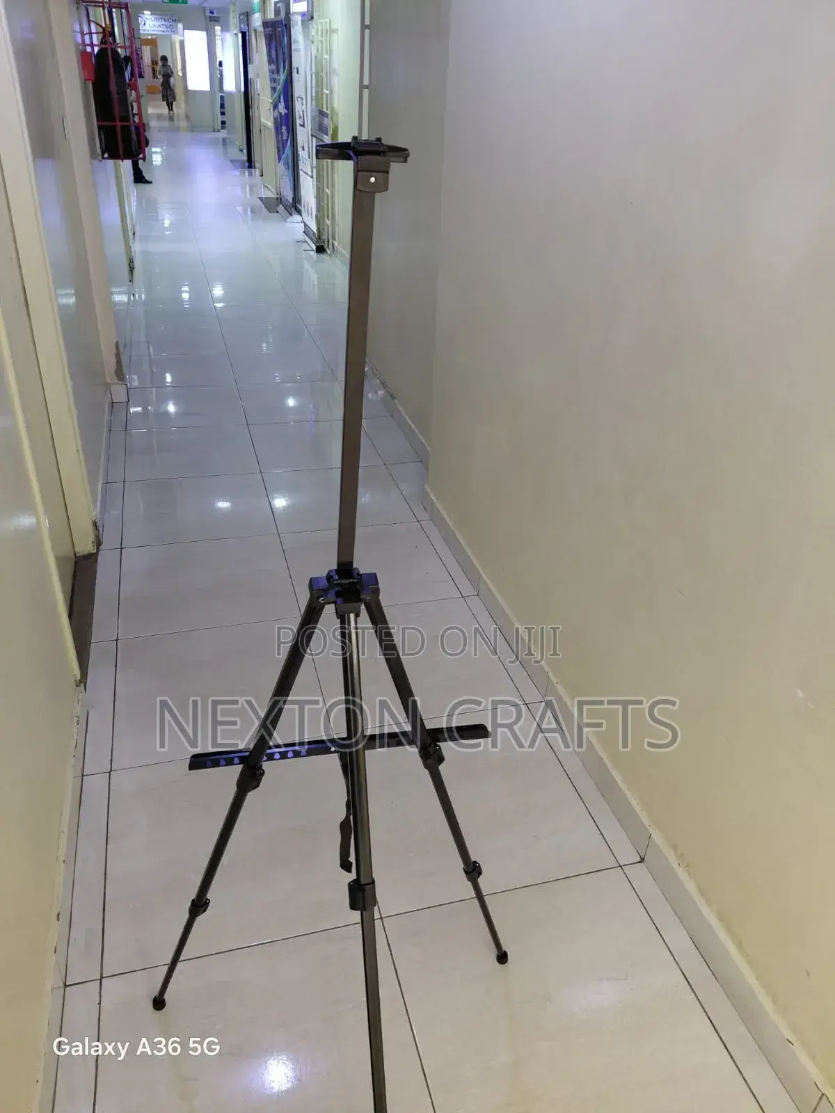 1.55cm Metalic Easel Stand