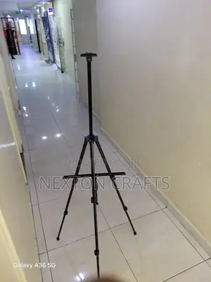 1.55cm Metalic Easel Stand
