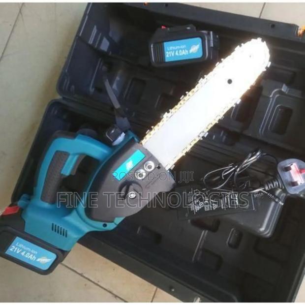Makita Cordless Chainsaw - main view