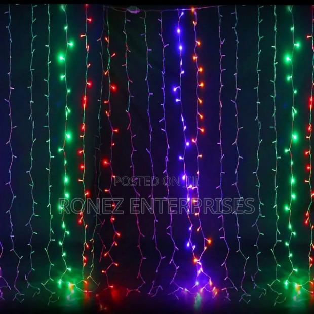 Unique Curtains Xmas Lights 3 Meters by 3 Meters