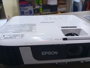 Epson Eb-W51 – 4,000 Lumens Power for Clear Daylight Viewing