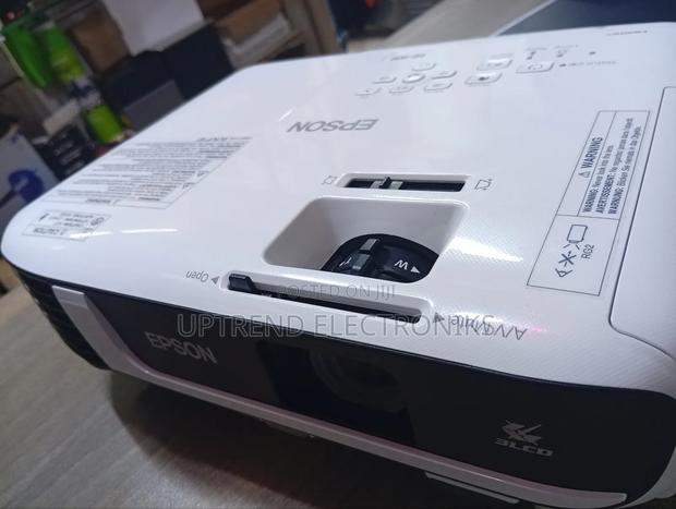 Epson Eb-W51 Projector – Clear, Bright Cost-Effective - main view