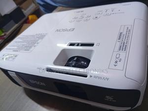 Epson Eb-W51 Projector – 4,000 Lumens | Clear Even With Lights On - thumbnail 2