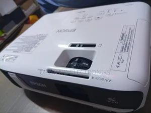 Epson Eb-W51 Projector – 4,000 Lumens | Clear Even With Lights On