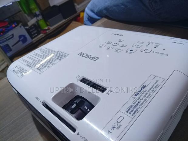 Epson Eb-W51 Projector – 4,000 Lumens | Bright Reliable - thumbnail 2