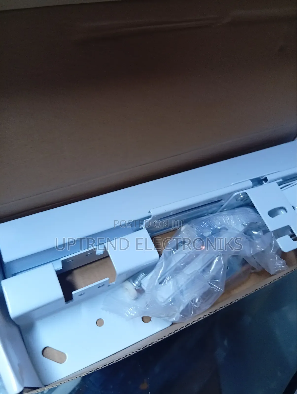 Adjustable Projector Mount – Perfect for Home Office