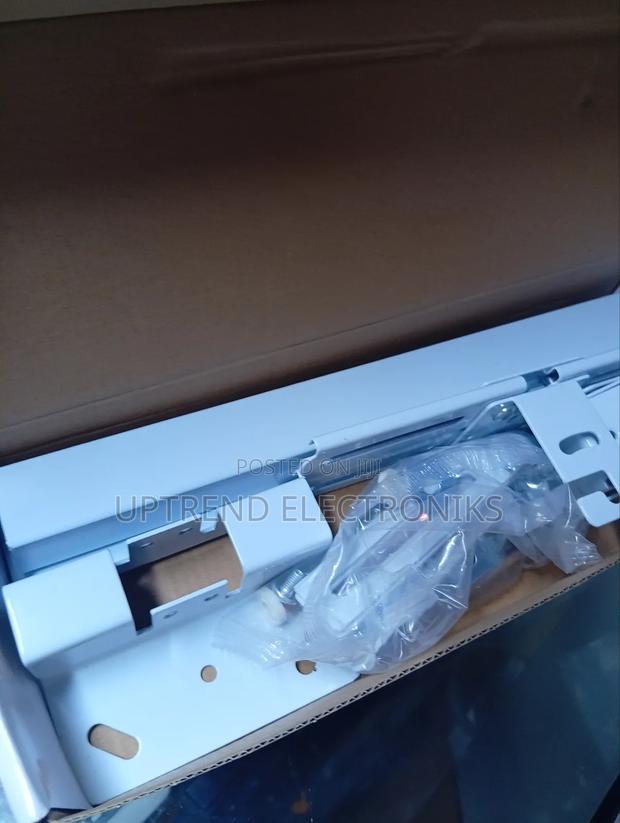 Adjustable Projector Mount – Perfect for Home Office - main view