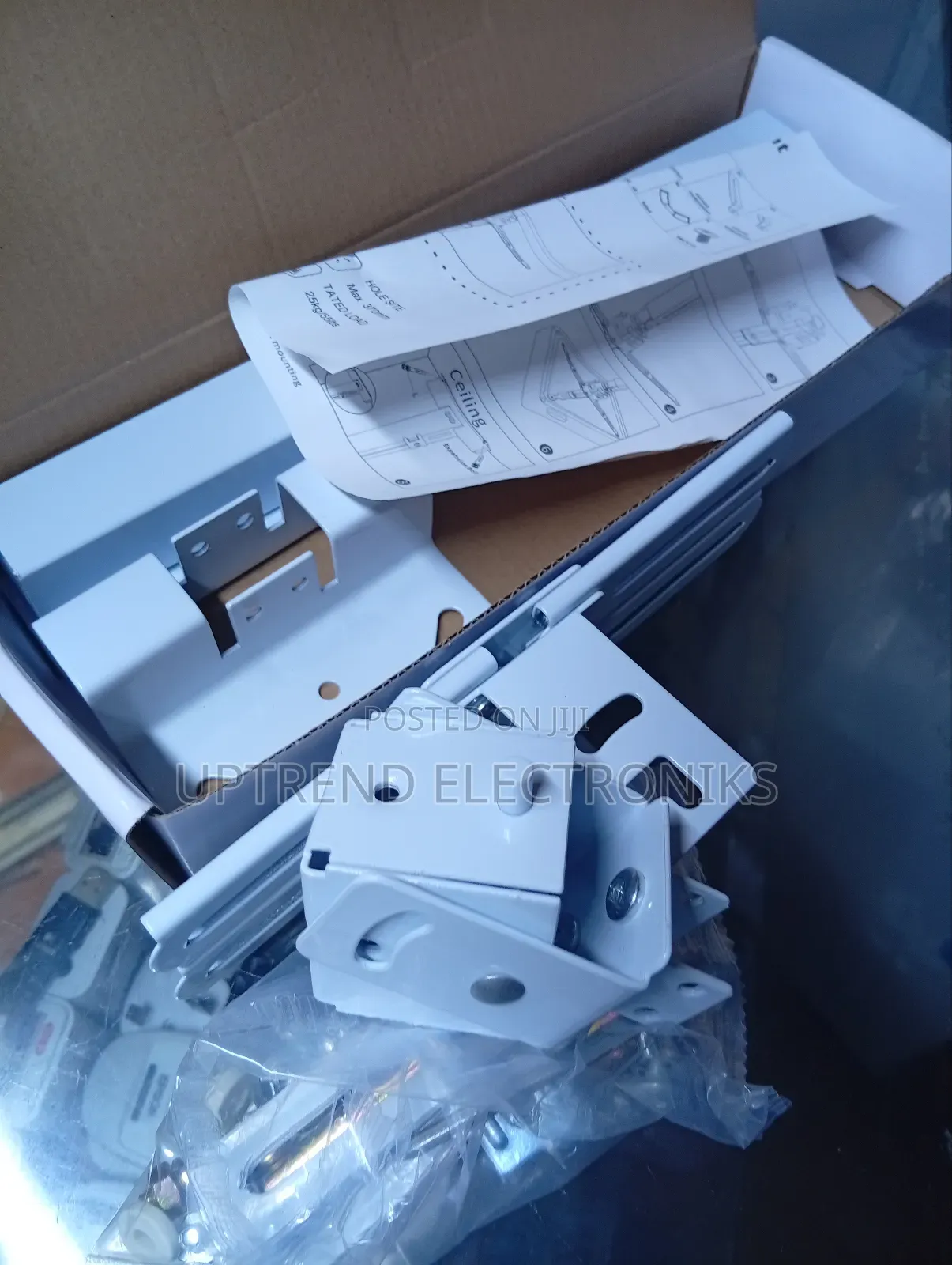 Universal Ceiling Wall Projector Mount – Easy to Install