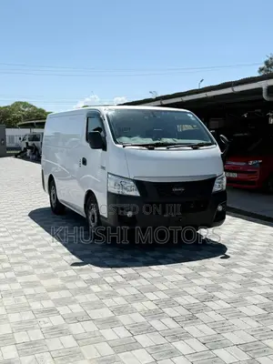 Isuzu Como 2018 White