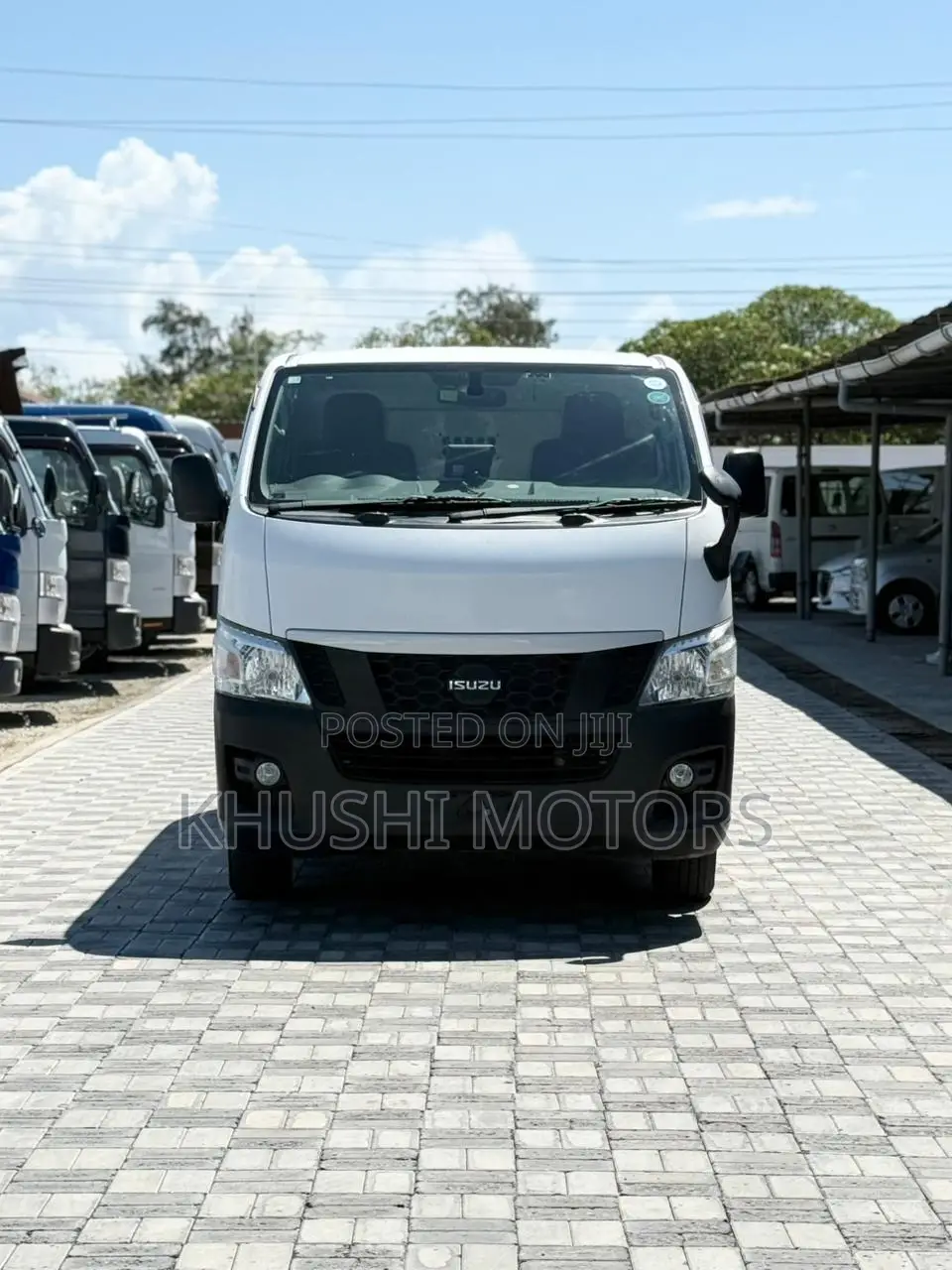 Isuzu Como 2018 White