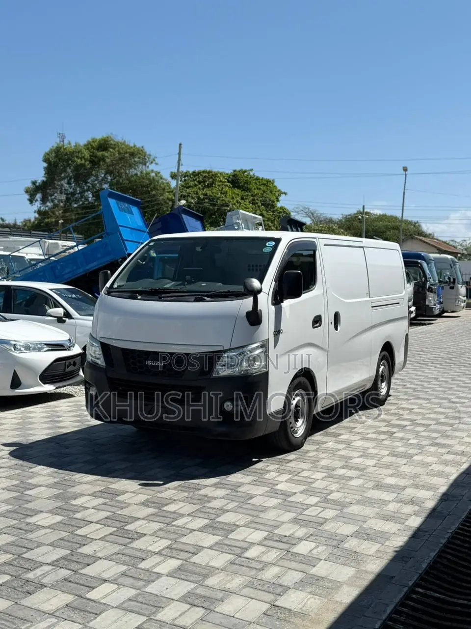 Isuzu Como 2018 White