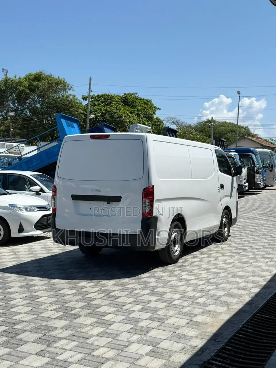Isuzu Como 2018 White