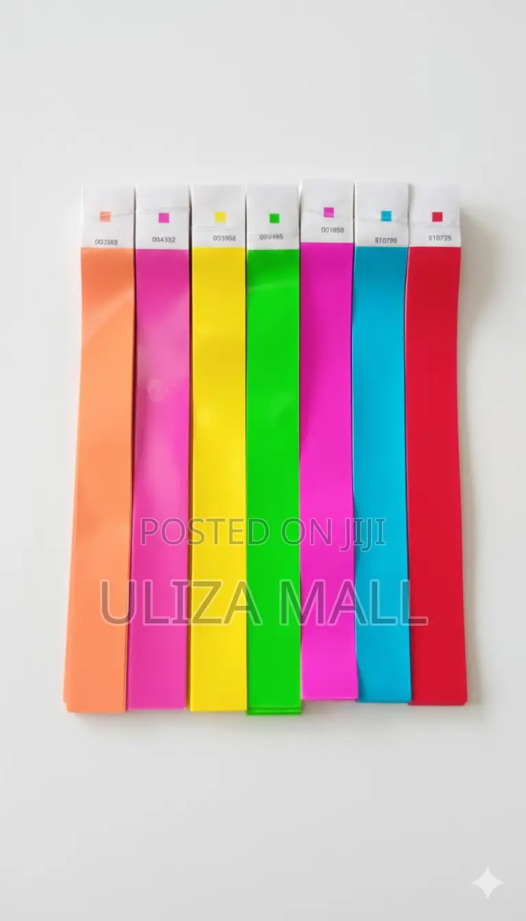 Waterproof Tyvek Wristbands Used in Swimming