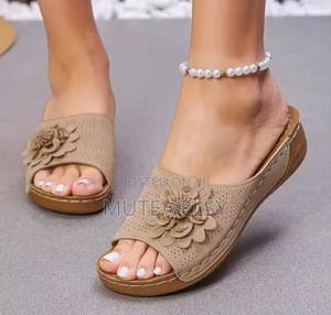 Black,White,Beige Brawn Flowery Wedge - thumbnail 2