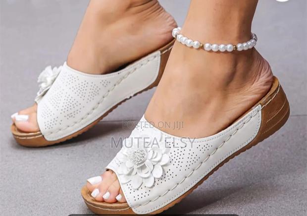 Black,White,Beige Brawn Flowery Wedge - thumbnail 4