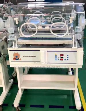 Baby Incubator/Neonatal Incubator - thumbnail 2