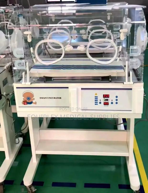 Baby Incubator/Neonatal Incubator - main view