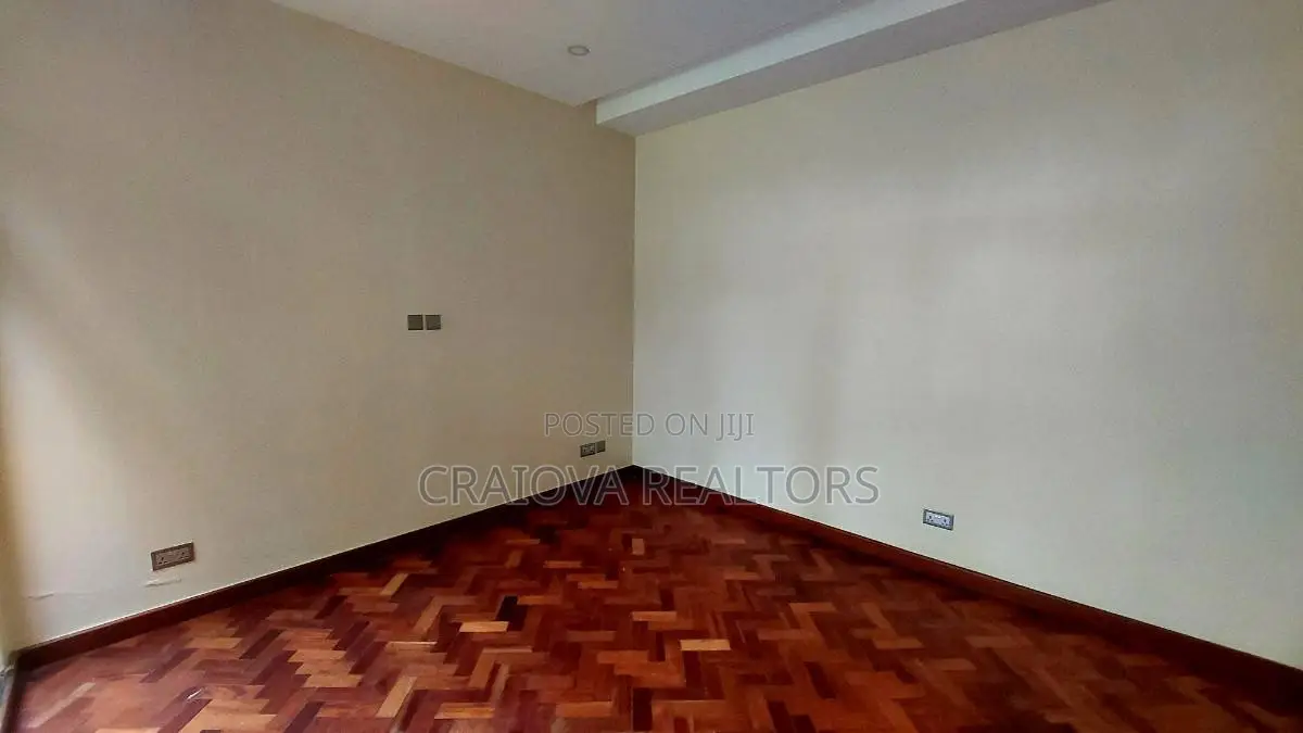 5bdrm Villa in Lavington for sale