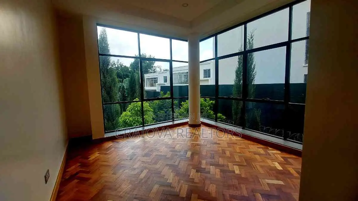 5bdrm Villa in Lavington for sale