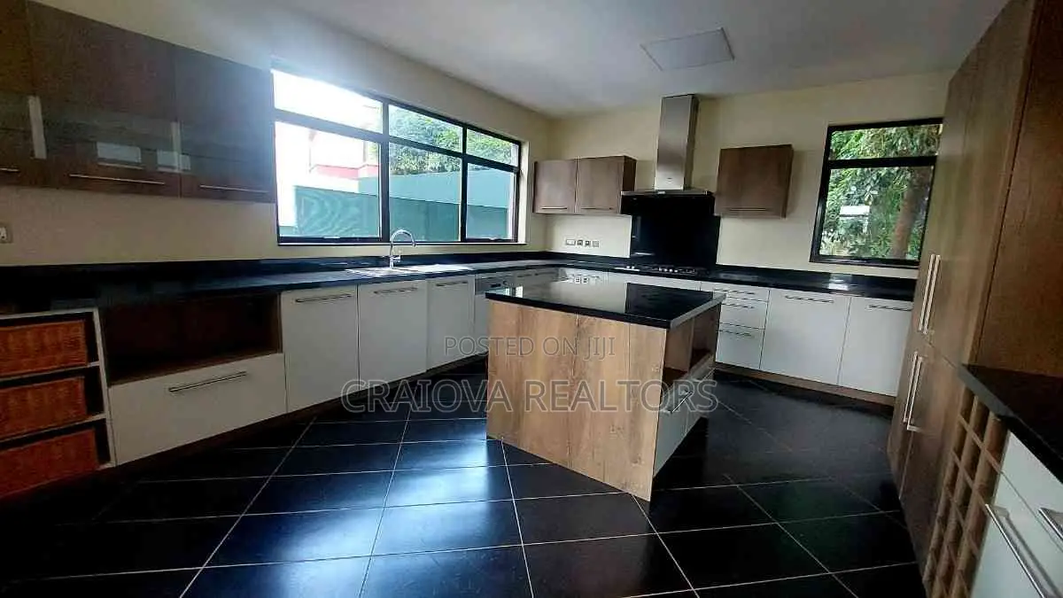 5bdrm Villa in Lavington for sale