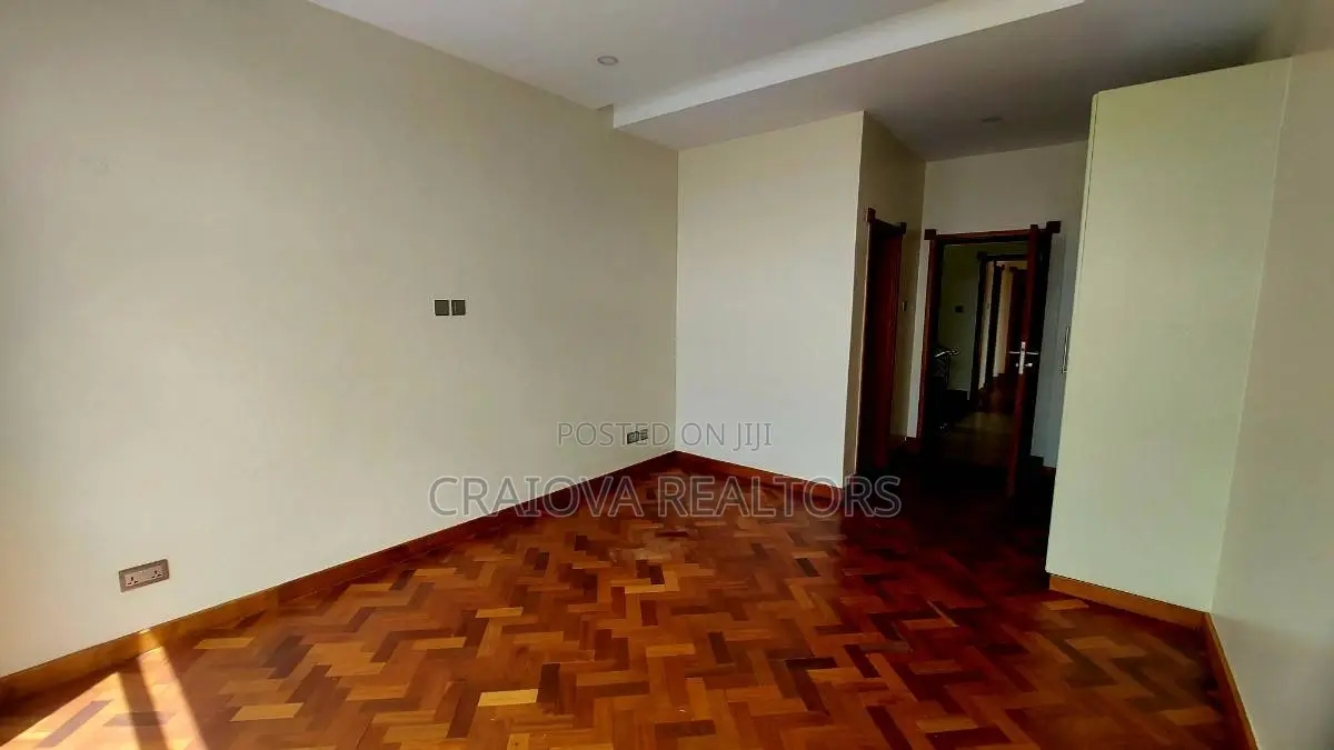 5bdrm Villa in Lavington for sale
