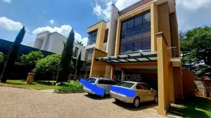 5bdrm Villa in Lavington for sale