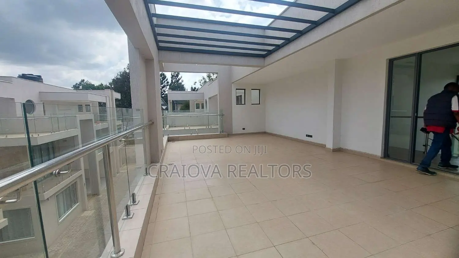 6bdrm Villa in Lavington for sale