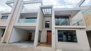 6bdrm Villa in Lavington for sale - thumbnail 2