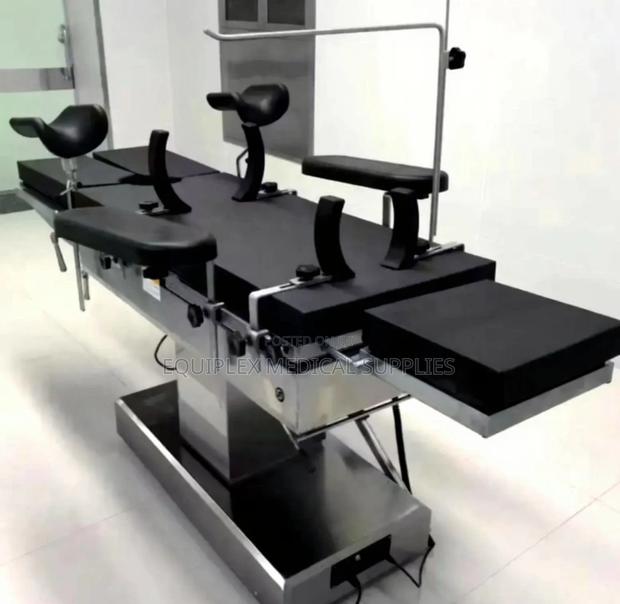 New Hydraulic Theatre Table/ Ot Table - thumbnail 2