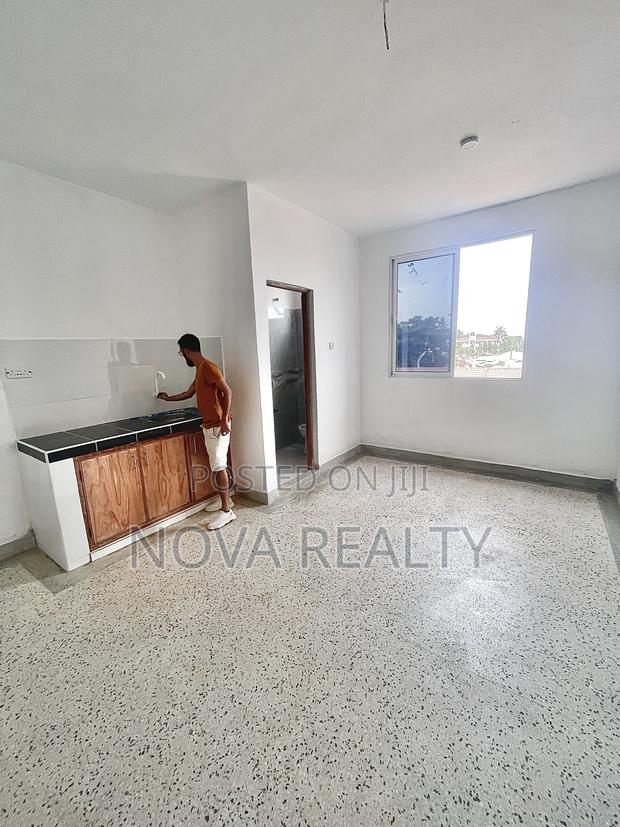 1bdrm Bedsitter in Elki Apartments, Nyali Mkomani for rent - main view