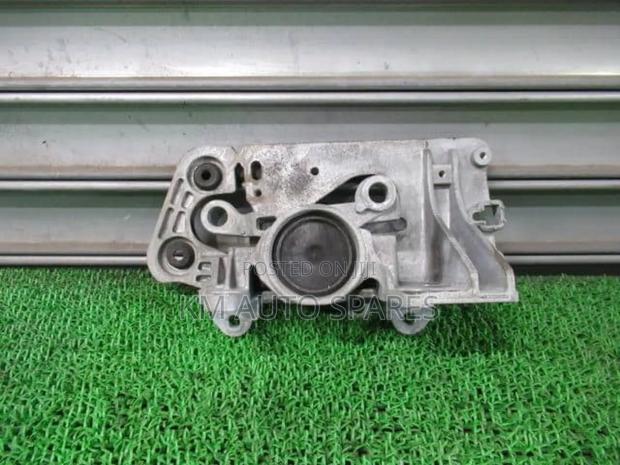 Nissan Lafesta Gearbox Mount.