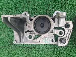 Nissan Lafesta Gearbox Mount.