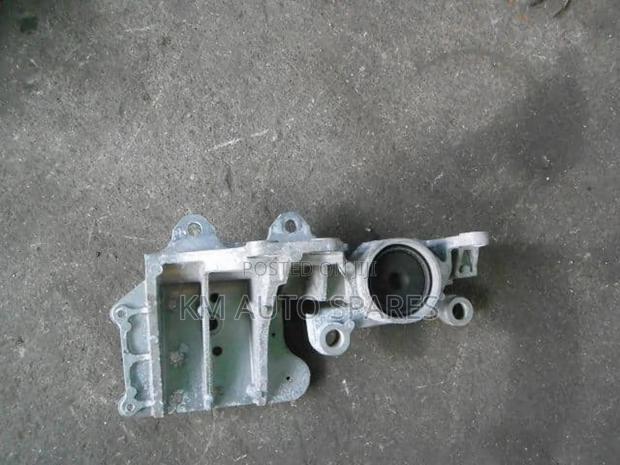 Nissan X-Trail Gearbox Mount.